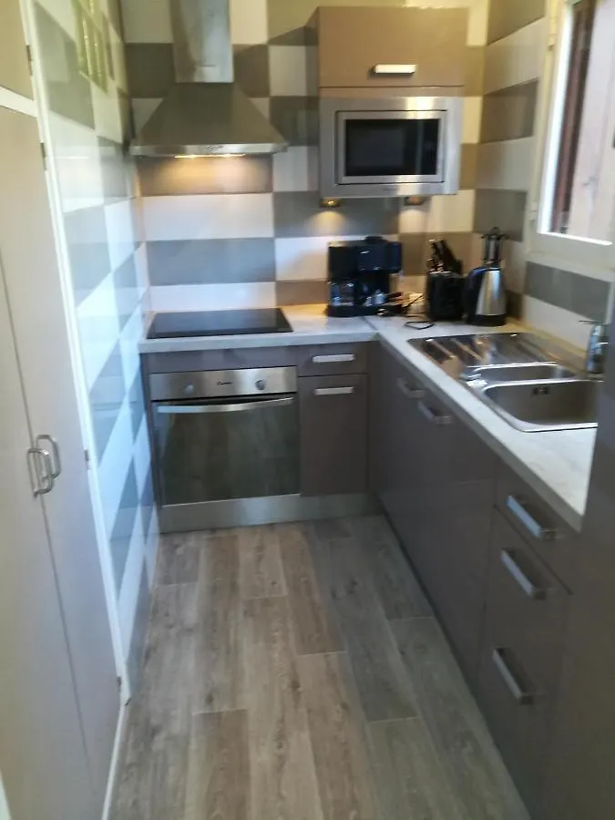Appartement climatisé au 1er étage d'une maison avec jardin dans un quartier calme Cavalaire-sur-Mer France