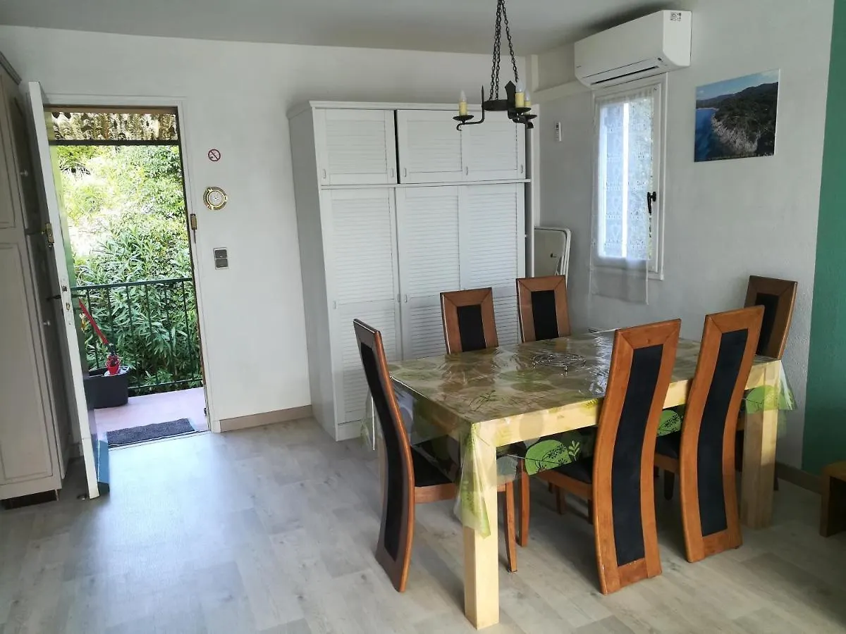 Appartement climatisé au 1er étage d'une maison avec jardin dans un quartier calme Cavalaire-sur-Mer France