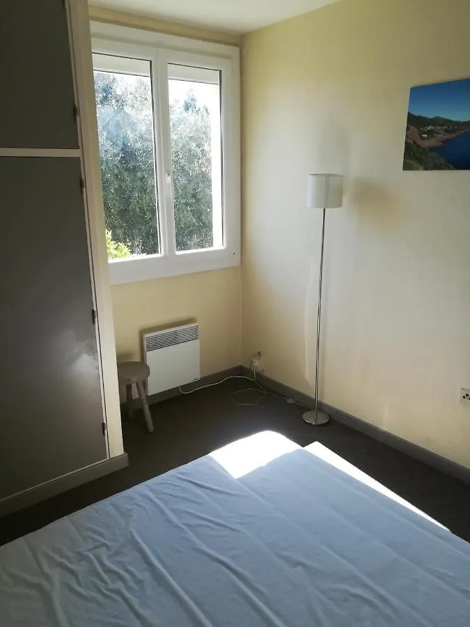 Appartement climatisé au 1er étage d'une maison avec jardin dans un quartier calme Cavalaire-sur-Mer France