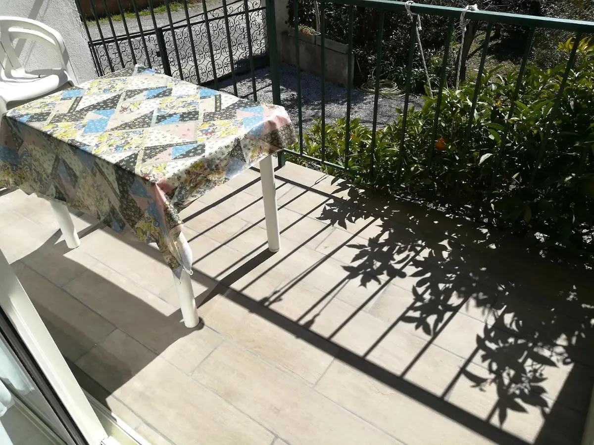 Appartement climatisé au 1er étage d'une maison avec jardin dans un quartier calme Cavalaire-sur-Mer