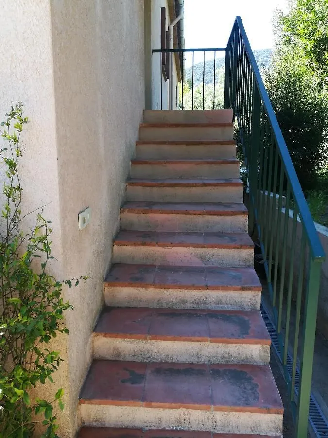 Appartement climatisé au 1er étage d'une maison avec jardin dans un quartier calme Cavalaire-sur-Mer