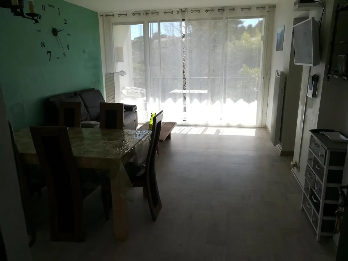 Appartement Classe 3 Etoiles Au 1Er Etage D'Une Maison Avec Jardin Dans Un Quartier Calme Cavalaire-sur-Mer 0*,  France