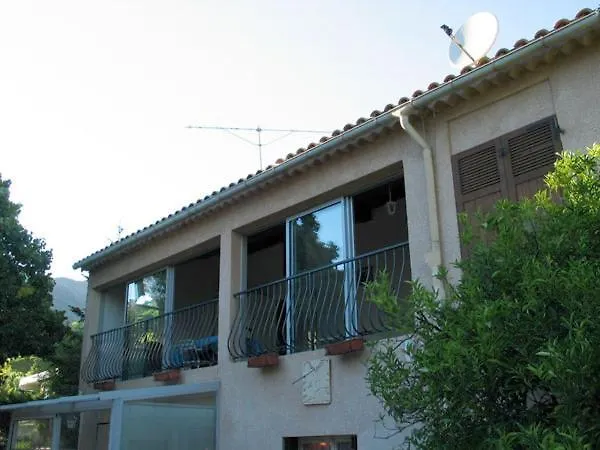 Appartement Classe 3 Etoiles Au 1Er Etage D'Une Maison Avec Jardin Dans Un Quartier Calme Cavalaire-sur-Mer Apartment